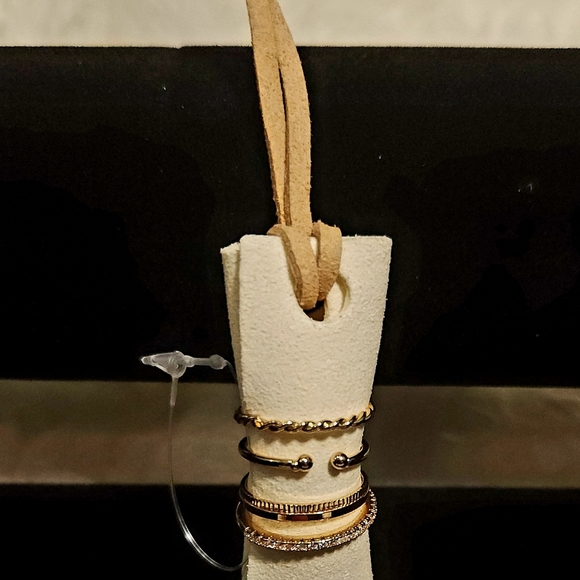 Elegant Gold and Silver Ring Set - Picture 1 of 6